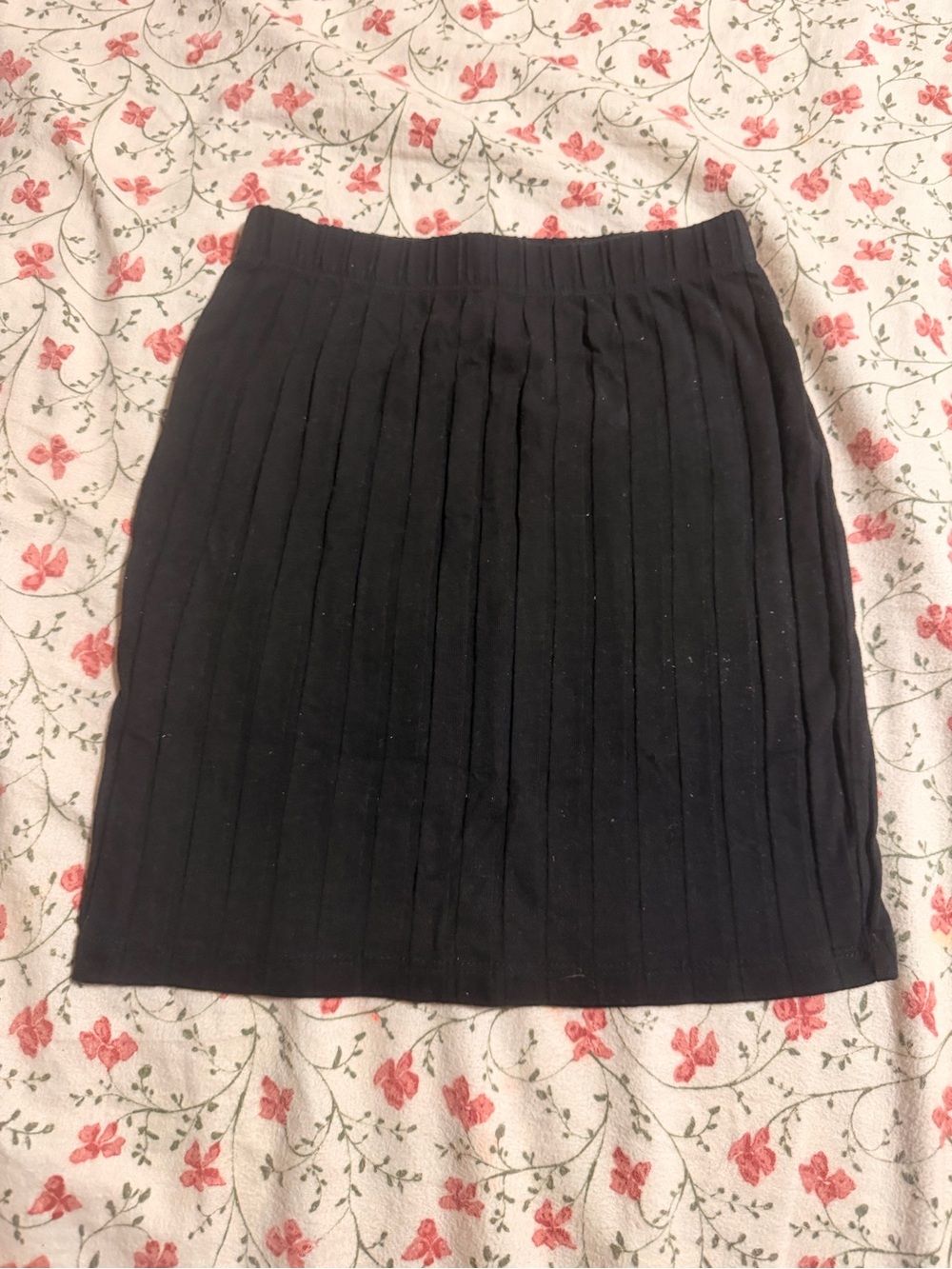 SHEIN Black Ribbed Pleated Mini Skirt
